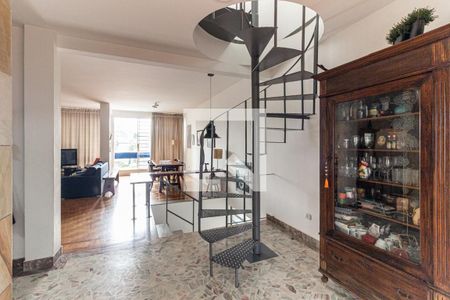Sala 1 de casa à venda com 4 quartos, 270m² em Pacaembu, São Paulo