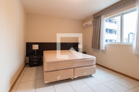 Quarto de apartamento para alugar com 1 quarto, 60m² em Centro, Curitiba