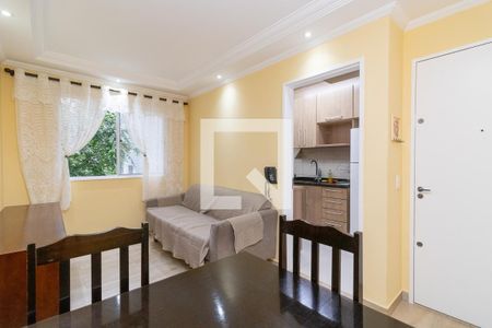 Sala de apartamento para alugar com 2 quartos, 50m² em Vila Talarico, São Paulo