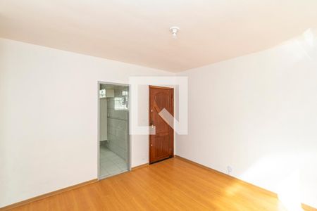 Sala de apartamento para alugar com 2 quartos, 48m² em Olaria, Rio de Janeiro