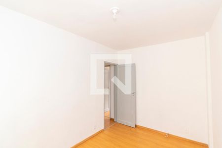 Quarto 2 de apartamento para alugar com 2 quartos, 48m² em Olaria, Rio de Janeiro
