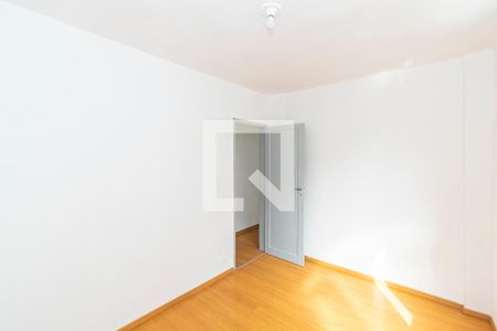 Quarto 1 de apartamento para alugar com 2 quartos, 48m² em Olaria, Rio de Janeiro