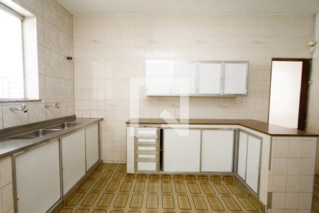 Cozinha de casa para alugar com 3 quartos, 473m² em Palmeiras, Belo Horizonte