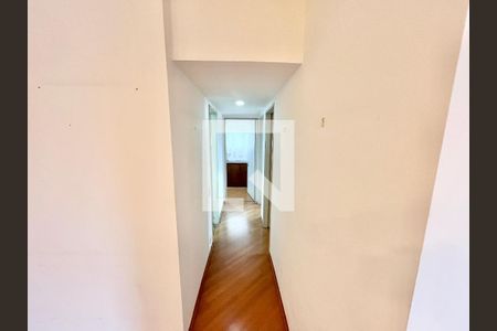 Corredor de apartamento para alugar com 3 quartos, 70m² em Jardim das Laranjeiras, São Paulo