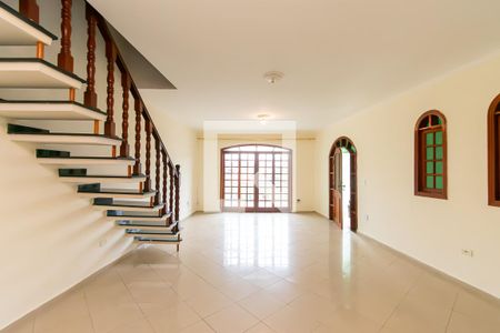 Sala de casa para alugar com 3 quartos, 280m² em Parque Sao Rafael, São Paulo