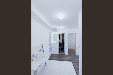 Sala, cozinha e área de serviço de apartamento para alugar com 2 quartos, 33m² em Jardim Pereira Leite, São Paulo