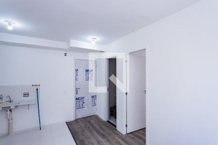 Sala, cozinha e área de serviço de apartamento para alugar com 2 quartos, 33m² em Jardim Pereira Leite, São Paulo