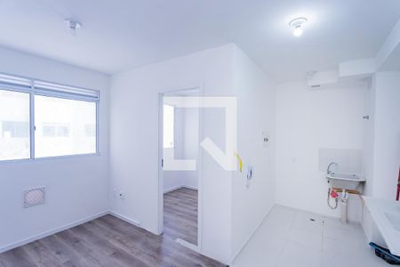 Sala, cozinha e área de serviço de apartamento para alugar com 2 quartos, 33m² em Jardim Pereira Leite, São Paulo