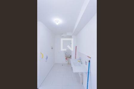 Sala, cozinha e área de serviço de apartamento para alugar com 2 quartos, 33m² em Jardim Pereira Leite, São Paulo