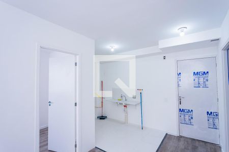 Sala, cozinha e área de serviço de apartamento para alugar com 2 quartos, 33m² em Jardim Pereira Leite, São Paulo