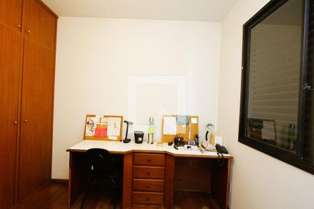 Quarto 1 de apartamento para alugar com 3 quartos, 120m² em Carlos Prates, Belo Horizonte