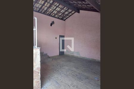 Casa à venda com 3 quartos, 274m² em Cachoeirinha, Belo Horizonte