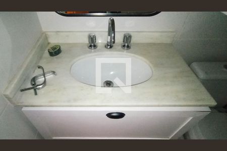 Lavabo  de apartamento para alugar com 1 quarto, 100m² em Menino Deus, Porto Alegre
