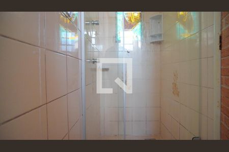 Banheiro suite  de casa à venda com 3 quartos, 110m² em Santa Rosa de Lima, Porto Alegre