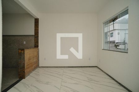 Sala de casa de condomínio para alugar com 1 quarto, 45m² em Manoel Ribeiro Sul, Maricá