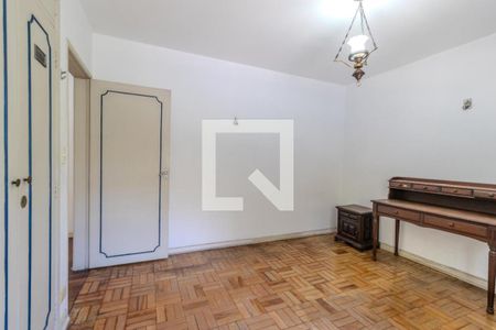 Casa à venda com 4 quartos, 261m² em Chácara Monte Alegre, São Paulo