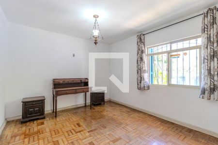 Casa à venda com 4 quartos, 261m² em Chácara Monte Alegre, São Paulo