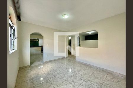 Casa para alugar com 3 quartos, 200m² em Casa Branca, Belo Horizonte