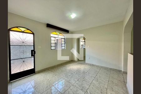 Casa para alugar com 3 quartos, 200m² em Casa Branca, Belo Horizonte