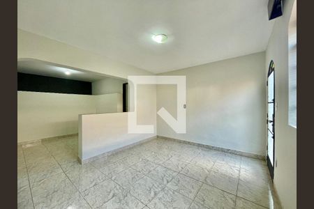 Casa para alugar com 3 quartos, 200m² em Casa Branca, Belo Horizonte
