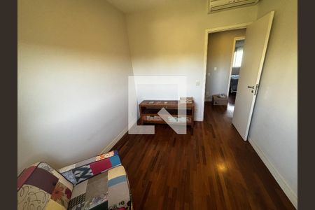Quarto de casa de condomínio para alugar com 3 quartos, 138m² em Jardim Monte Kemel, São Paulo