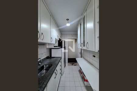 Cozinha e Área de Serviço de apartamento para alugar com 3 quartos, 74m² em Canindé, São Paulo