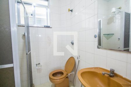 Banheiro da Suíte de apartamento para alugar com 2 quartos, 68m² em Vila Valqueire, Rio de Janeiro