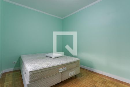 Quarto 1 de apartamento para alugar com 2 quartos, 42m² em São João, Porto Alegre
