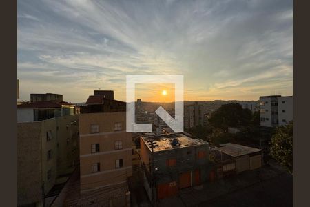 Apartamento à venda com 4 quartos, 122m² em Nova Floresta, Belo Horizonte