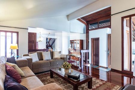 Foto 34 de casa à venda com 7 quartos, 309m² em Dona Clara, Belo Horizonte