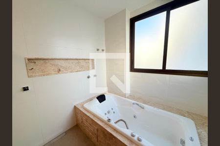 Apartamento para alugar com 4 quartos, 250m² em Centro, Juiz de Fora