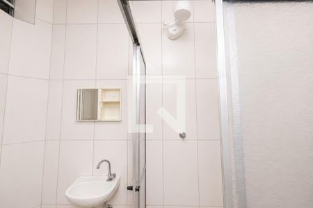 Banheiro de kitnet/studio para alugar com 1 quarto, 32m² em Bela Vista, São Paulo