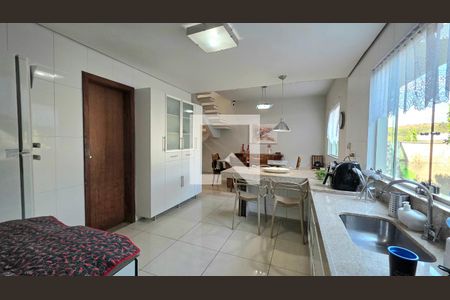 Casa de Condomínio para alugar com 3 quartos, 223m² em Dos Ipês, Vespasiano