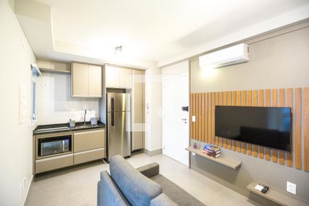 Sala e cozinha de apartamento para alugar com 1 quarto, 36m² em Vila Azevedo, São Paulo