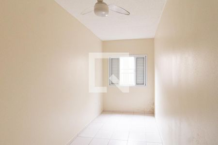 Quarto 2 de apartamento para alugar com 2 quartos, 50m² em Jardim Guiomar, Carapicuíba