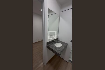 Banheiro de apartamento para alugar com 2 quartos, 46m² em Atuba, Curitiba
