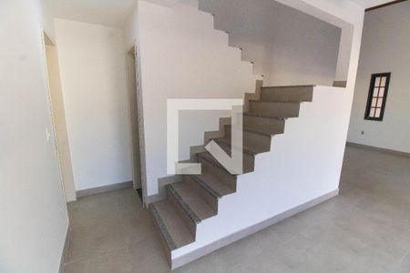 Escada  de casa à venda com 4 quartos, 500m² em Maravista, Niterói