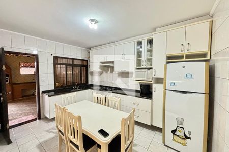 Cozinha de casa para alugar com 3 quartos, 180m² em Vila Uniao (zona Leste), São Paulo