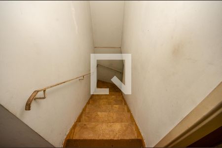 Escada de casa à venda com 4 quartos, 187m² em Vila Comercial, São Paulo