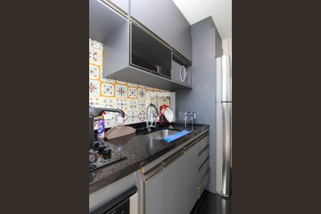 Cozinha/Área de serviço  de apartamento à venda com 2 quartos, 48m² em Campo Limpo, São Paulo