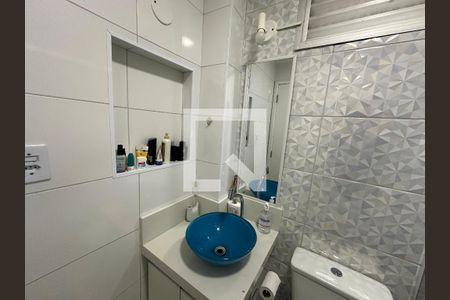 Banheiro de apartamento para alugar com 1 quarto, 32m² em Centro, São Vicente
