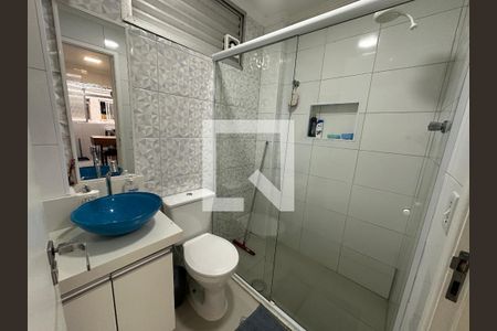 Banheiro de apartamento para alugar com 1 quarto, 32m² em Centro, São Vicente