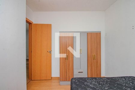 Quarto 1 de apartamento para alugar com 2 quartos, 48m² em Mário Quintana, Porto Alegre