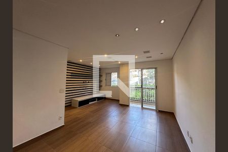 Sala de apartamento à venda com 2 quartos, 68m² em Jardim Tupanci, Barueri