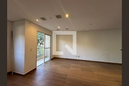 Sala de apartamento à venda com 2 quartos, 68m² em Jardim Tupanci, Barueri