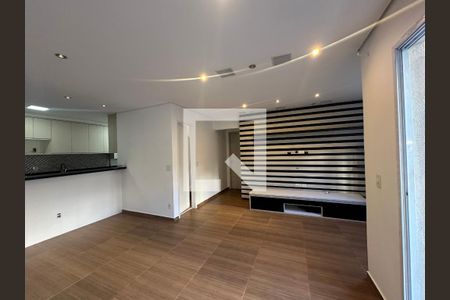 Sala de apartamento à venda com 2 quartos, 68m² em Jardim Tupanci, Barueri