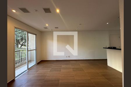 Sala de apartamento à venda com 2 quartos, 68m² em Jardim Tupanci, Barueri