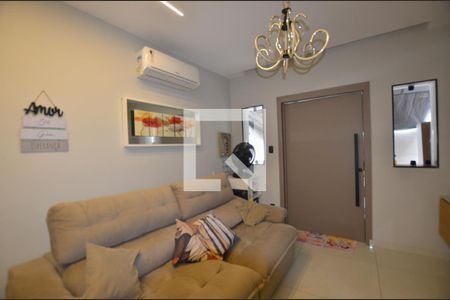 Sala de casa à venda com 2 quartos, 70m² em Vila Valqueire, Rio de Janeiro