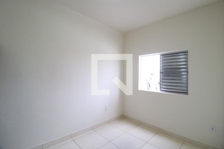 Quarto 1 de apartamento para alugar com 2 quartos, 45m² em Jardim Ipanema, Uberlândia