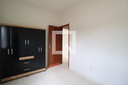 Quarto 1 de apartamento para alugar com 2 quartos, 45m² em Jardim Ipanema, Uberlândia